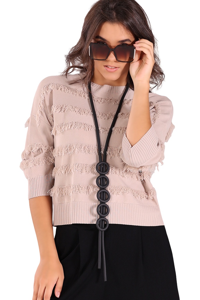 Ladies sweater with frindges